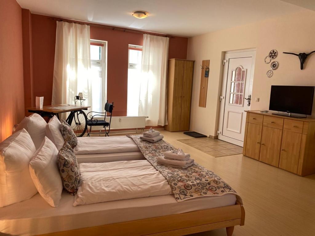 Hotel-Pension Mandy - Adults Only Senftenberg Ngoại thất bức ảnh
