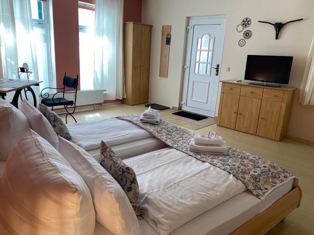 Hotel-Pension Mandy - Adults Only Senftenberg Ngoại thất bức ảnh